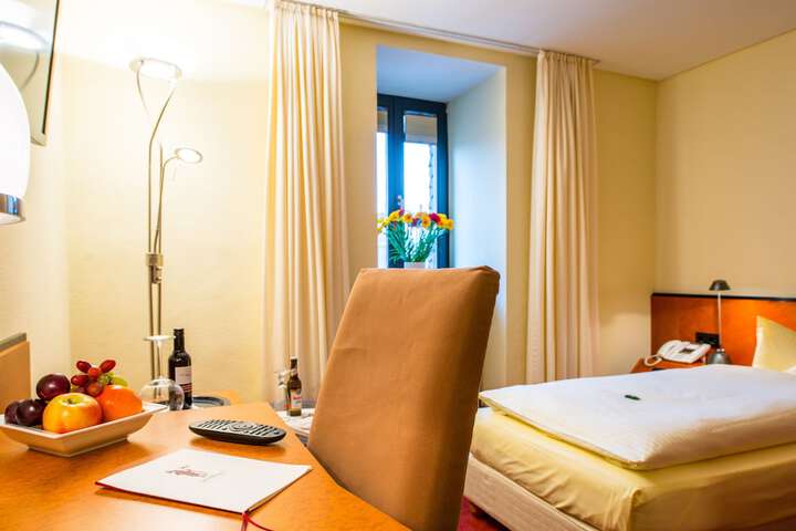 Room 9 of 45