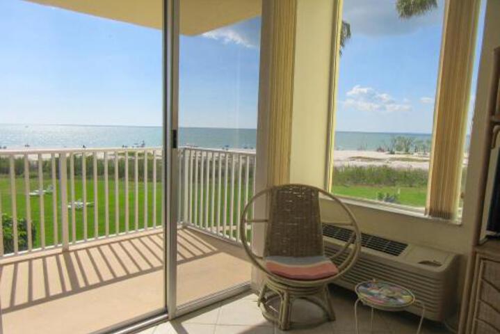 Estero Beach &  Tennis 205a 1 Bathroom Condo in Fort Myers Beach, FL