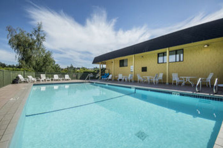 Pool 22 of 25