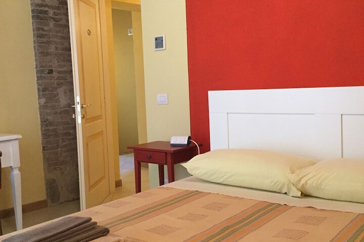 Room 4 of 5