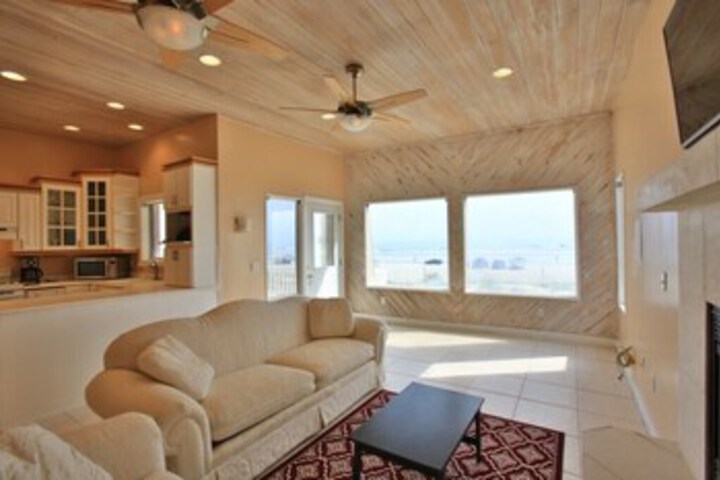 Exterior of Ocean Front Beach Home Walking Distance to Flagler