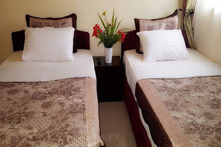 Room 4 of 44
