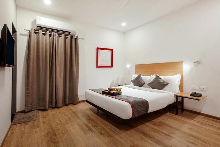 Room 11 of 25