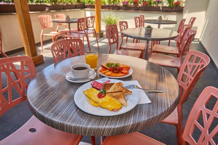Breakfast/Coffee Service 47 of 84
