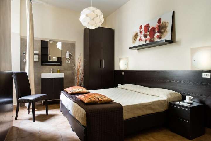Room 9 of 38