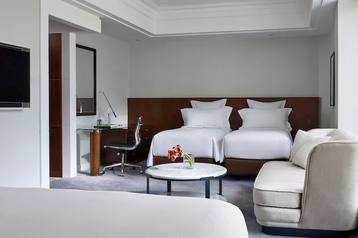 Room 40 of 135