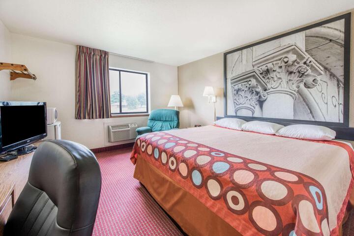 1 Queen Bed (45 of 51)