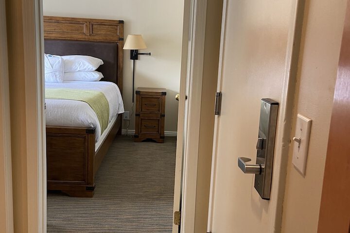 Room 13 of 60