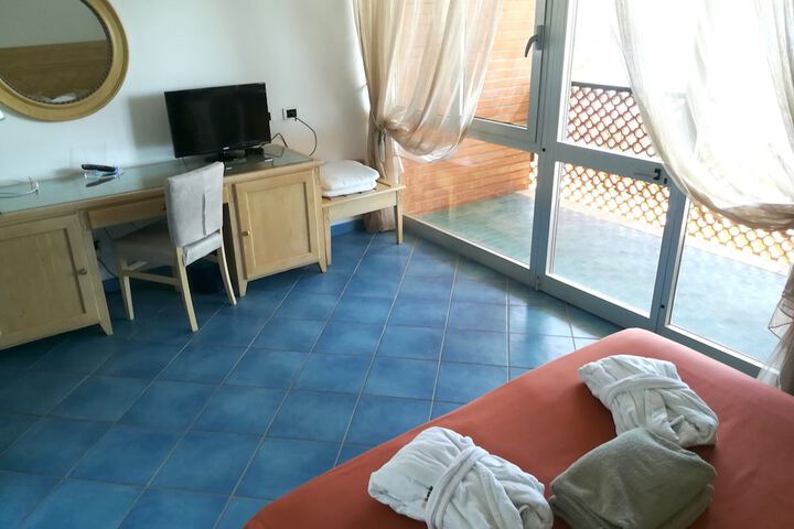 Room 17 of 98