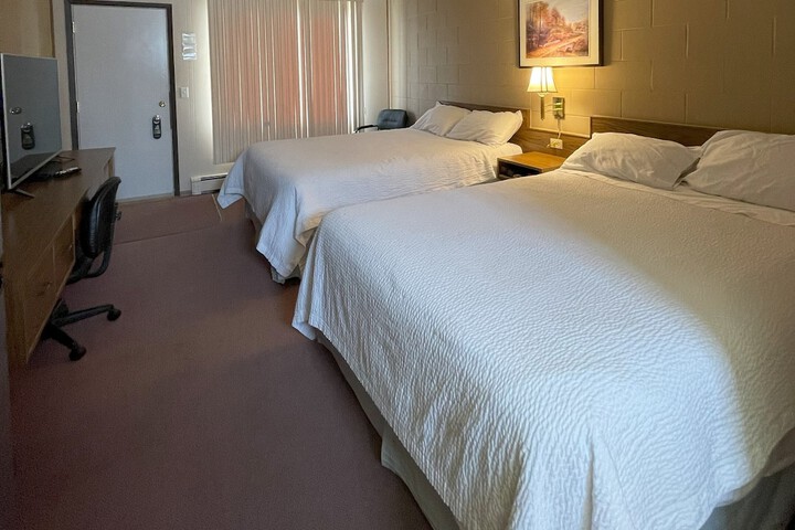 Room 4 of 30