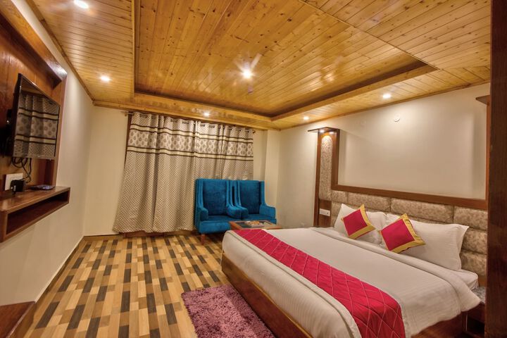 Room 10 of 63