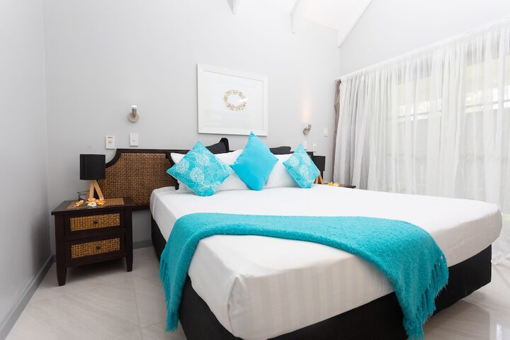 Room 4 of 77