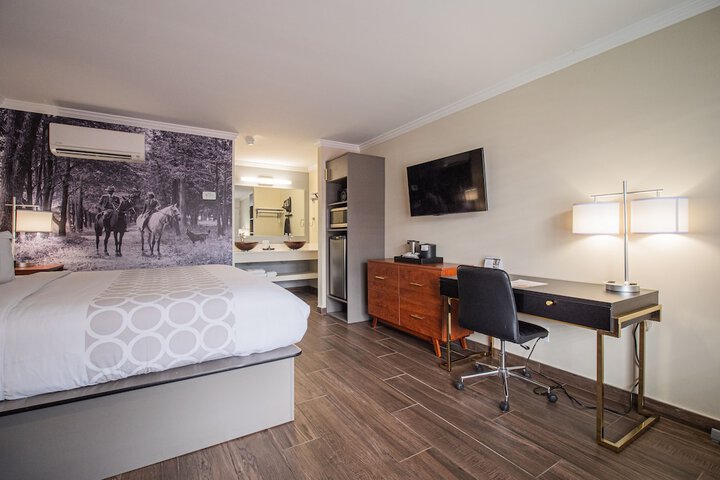 Room 20 of 49