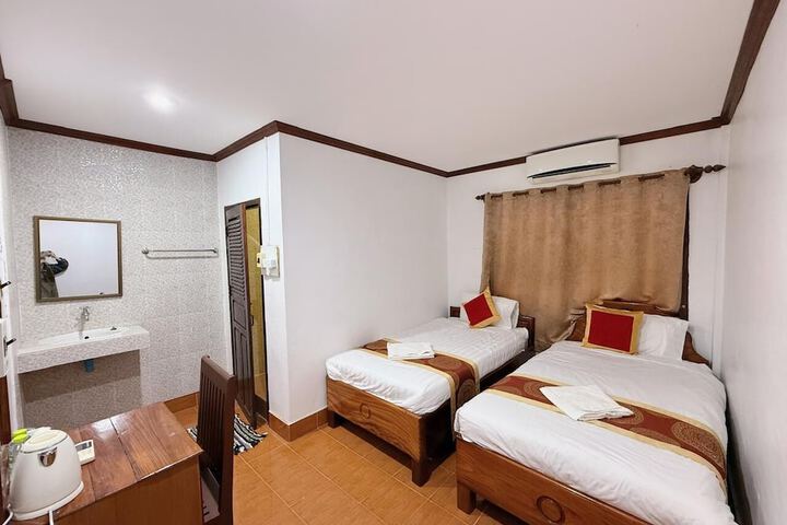 Room 5 of 62