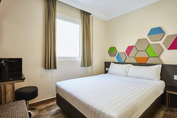 Room 9 of 26