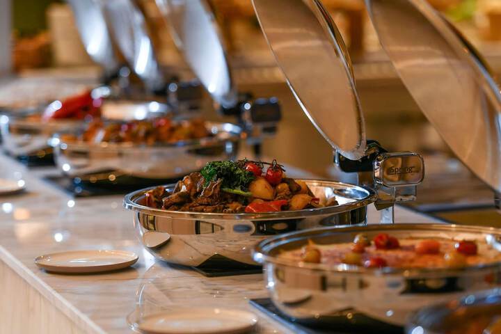 Dining 54 of 90
