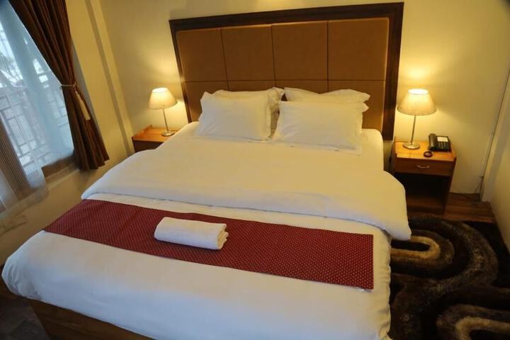 Room 7 of 63