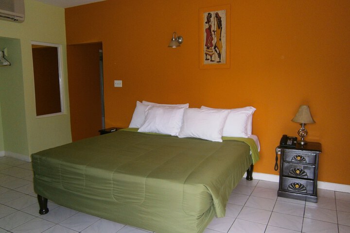 Room 4 of 44