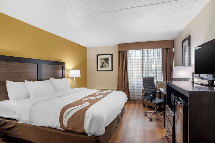 Standard King Bed Accessible (8 of 13)
