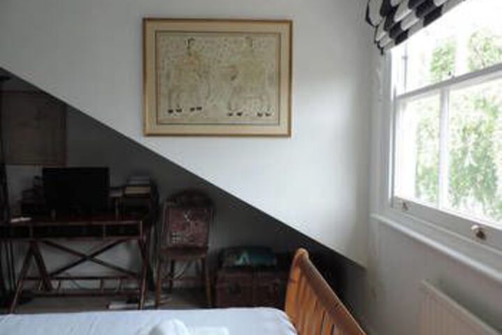 Room 6 of 28