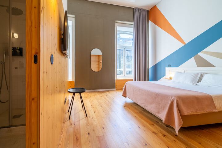 Room 52 of 74