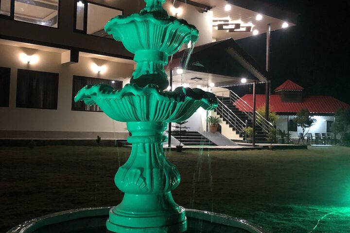 Hotel Exterior 43 of 53