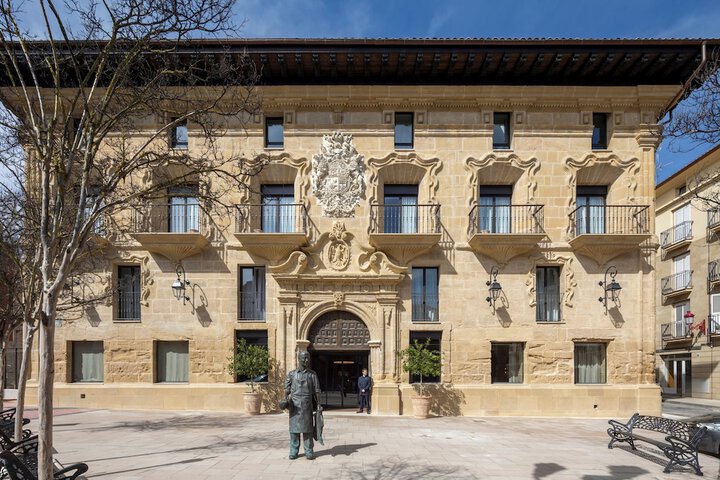 Exterior of Hotel Palacio de los Angeles