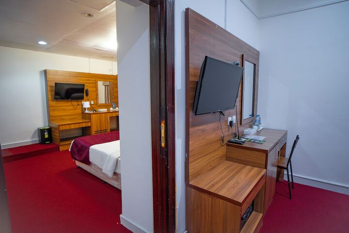 Room 30 of 60