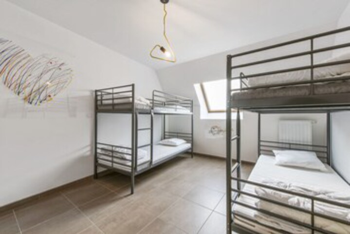 Room 14 of 16