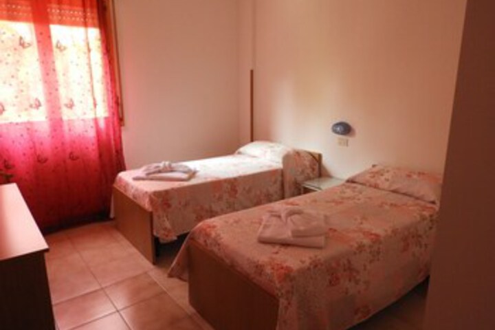 Room 14 of 15