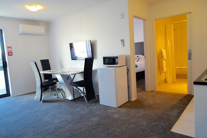 Room 8 of 38