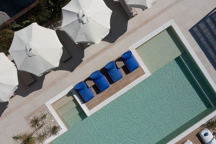 Pool 41 of 68