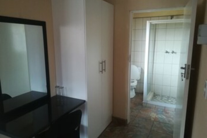 Room 5 of 39