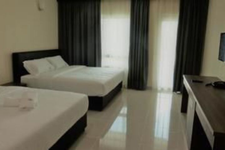 Room 7 of 11