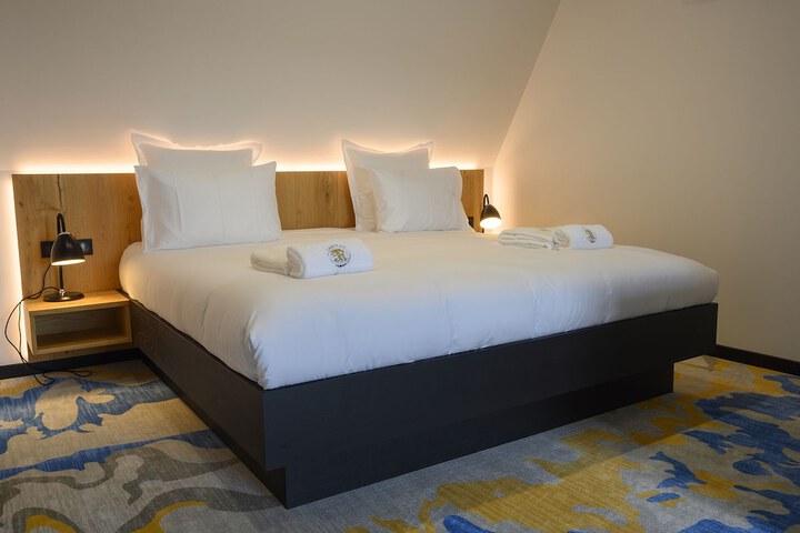 Room 7 of 217