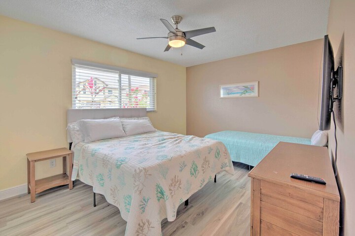 Room 5 of 32