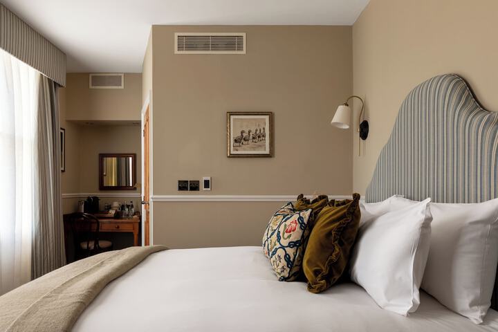 Room 9 of 190