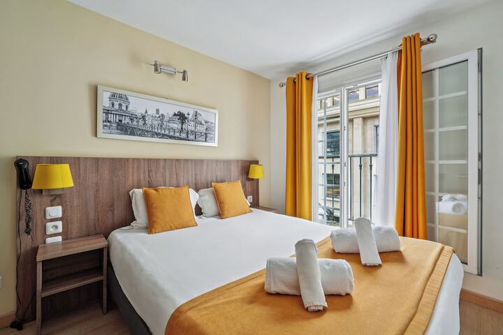 Room 9 of 20