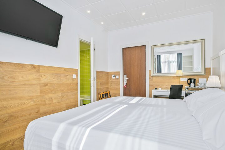 Room 7 of 52