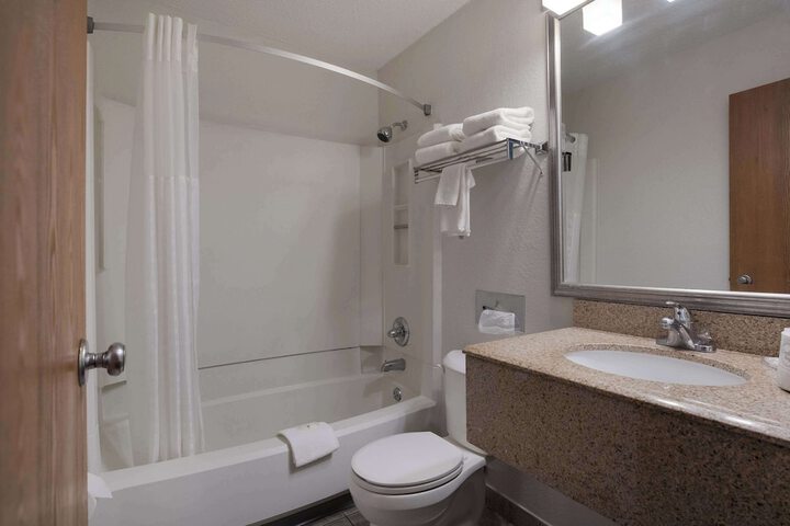 1 Queen Bed Accessible (1 of 13)