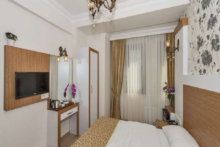 Room 38 of 70