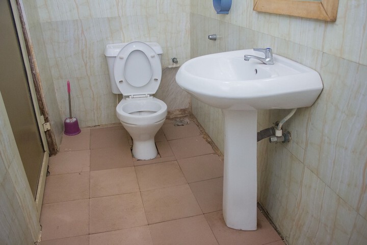 Room 12 of 36
