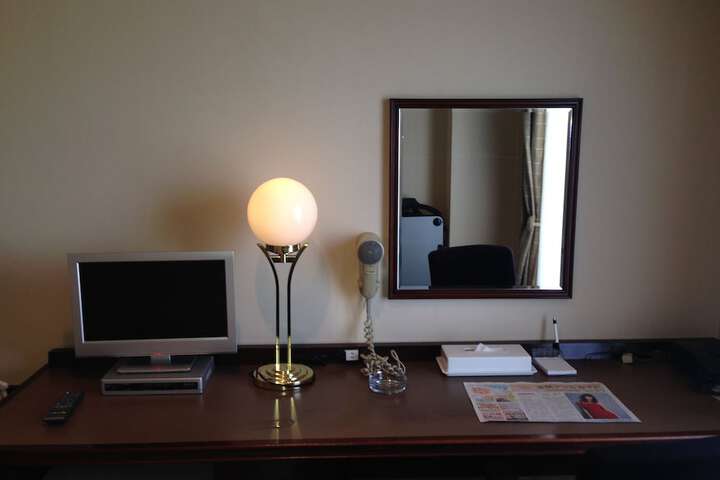 Room 4 of 39