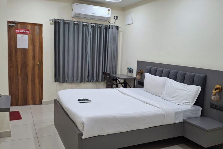 Room 17 of 39