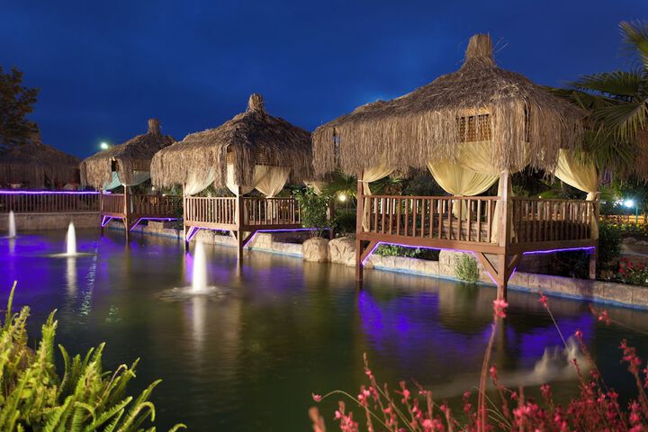 Hotel Exterior 56 of 60