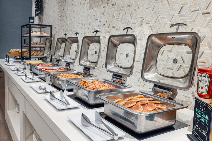 Breakfast/Coffee Service 91 of 168