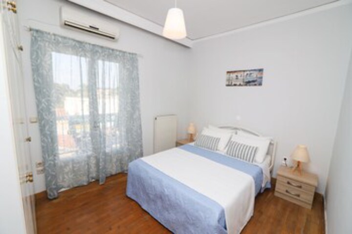Room 16 of 19