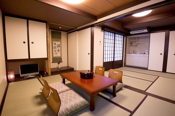Room 28 of 67