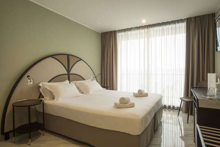 Room 28 of 89