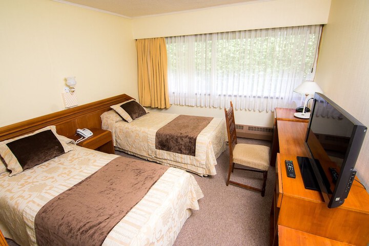 Room 2 of 20